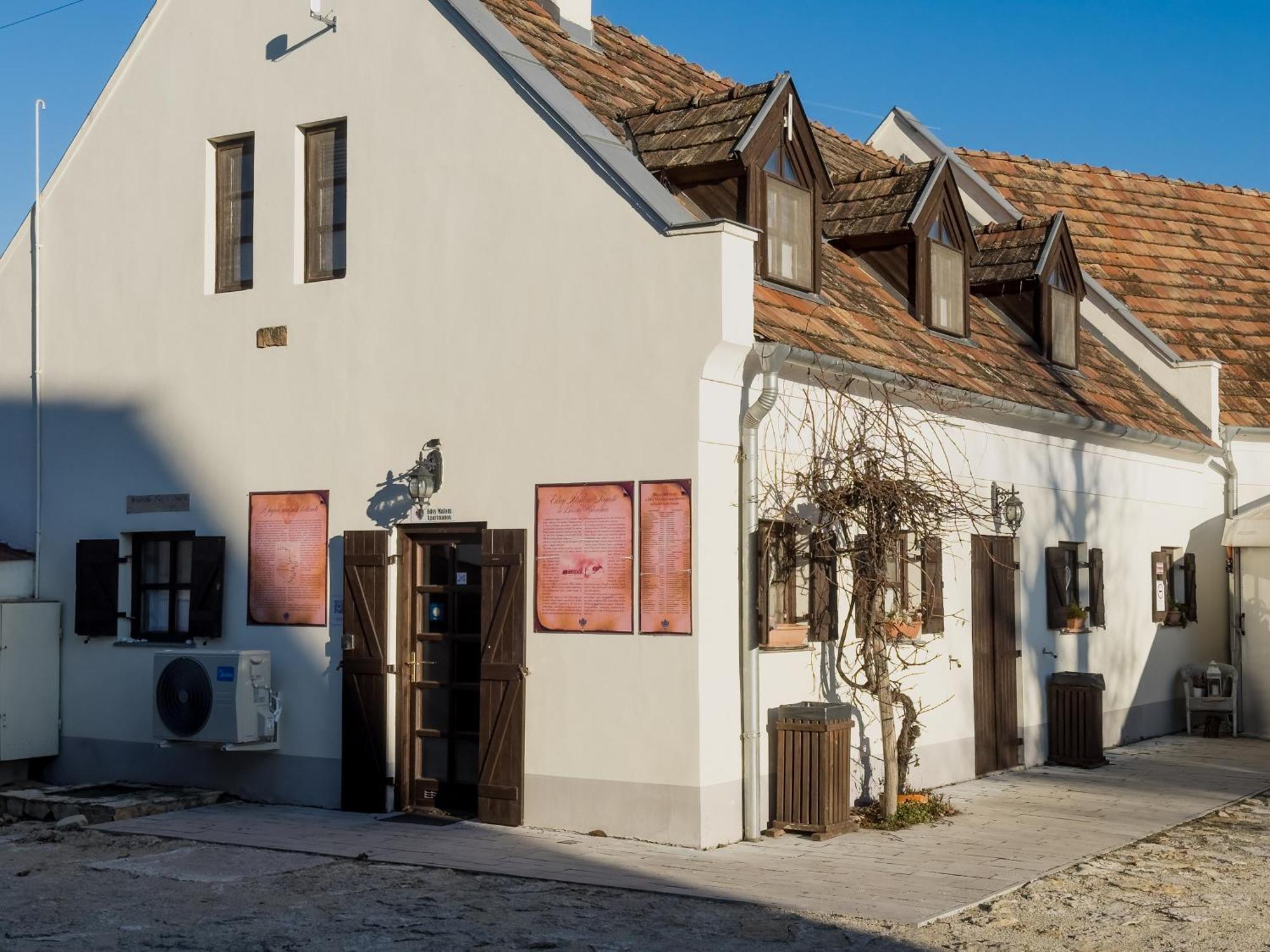 Edvy Malom Fogadó Barokk Udvarház Pápa Esterno foto