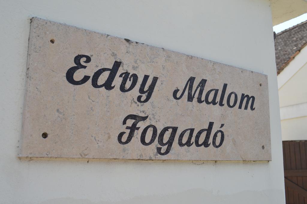 Edvy Malom Fogadó Barokk Udvarház Pápa Esterno foto